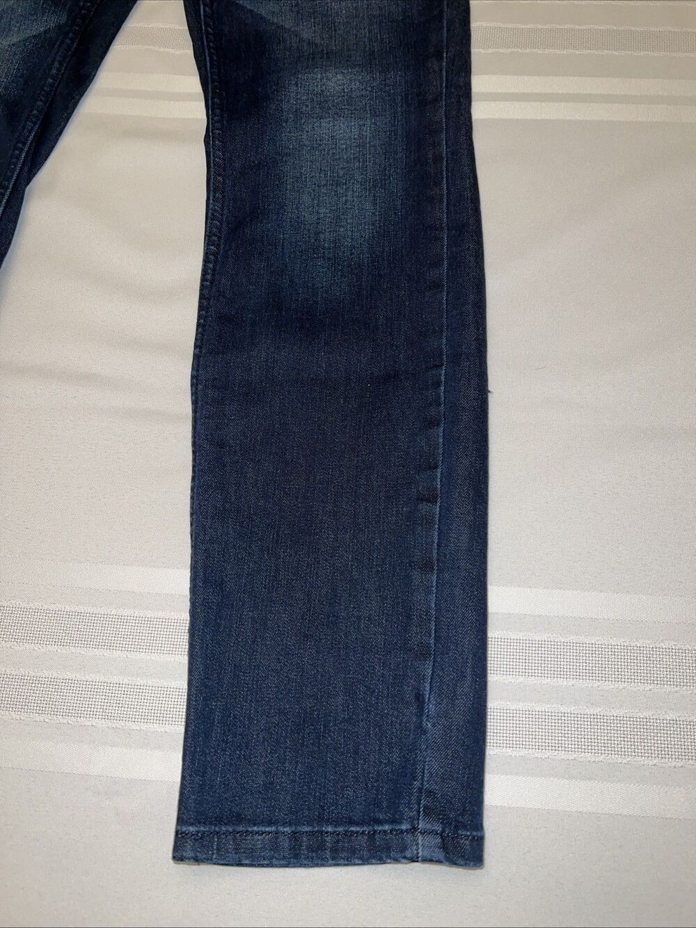 Liz Claiborne City Skinny Women's size 8 Dark Wash Blue Denim Jeans - Picture 3 of 8